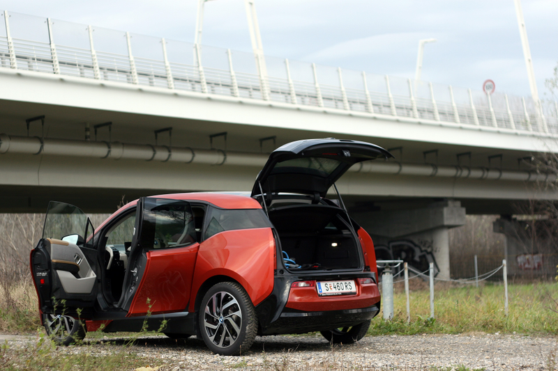 Illustration for article titled The Electric BMW i3 Is The Cheapest Exotic Car You Can Buy